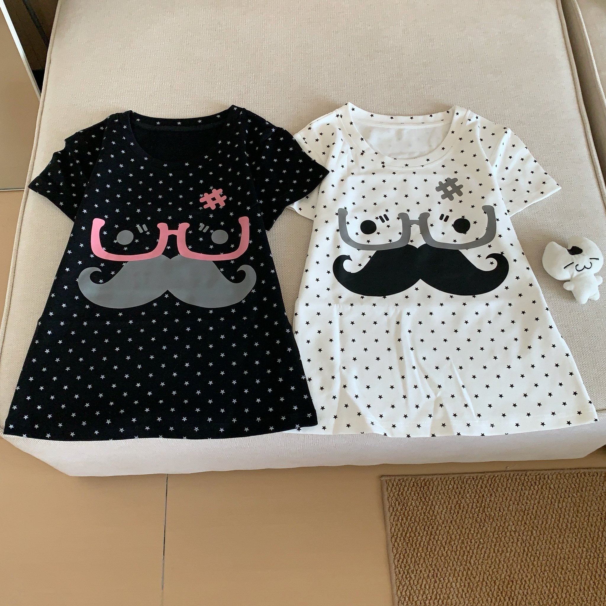 ゆるかわレトロ スター＆ひげグラフィックTシャツ  SS008
