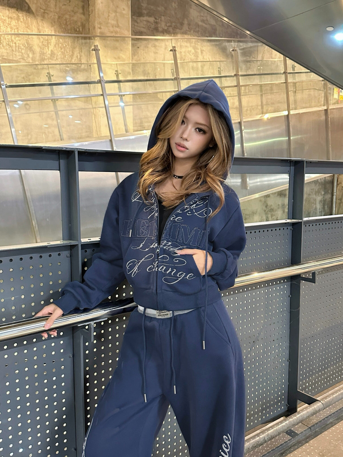 アメリカンレトロ ロゴ刺繍クロップドパーカ   SS032