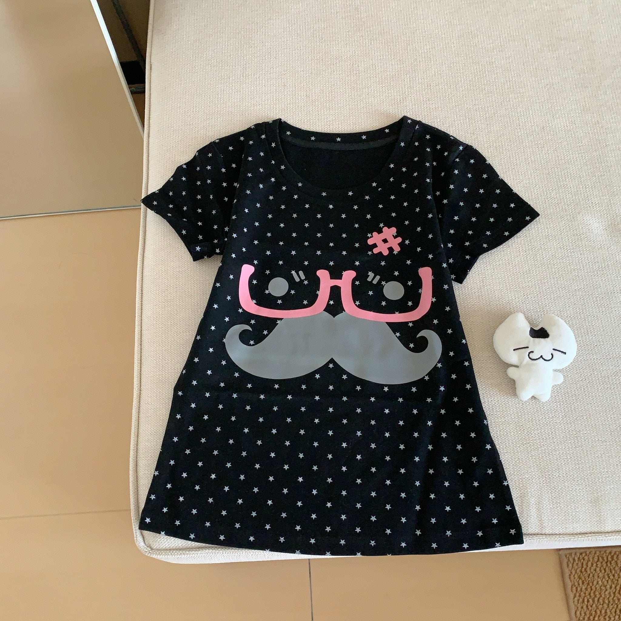 ゆるかわレトロ スター＆ひげグラフィックTシャツ  SS008